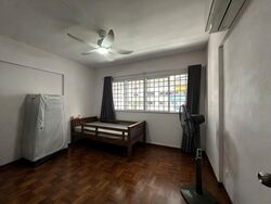 Blk 323 Jurong East Street 31 (Jurong East), HDB Executive #629299351